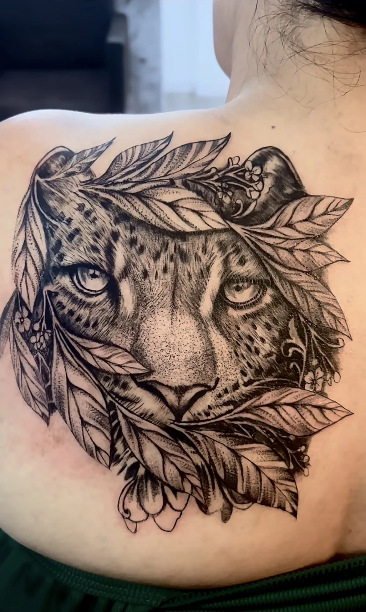 Jaguar and foliage back piece, black & grey