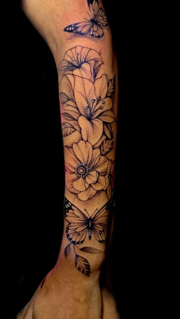 Tatuagem fineline em Belo Horizonte — Carlos Tattoo BH